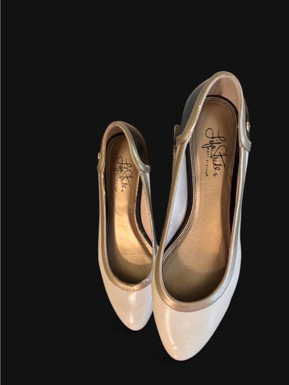 Life Stride Women's Light Gray Leather Flats